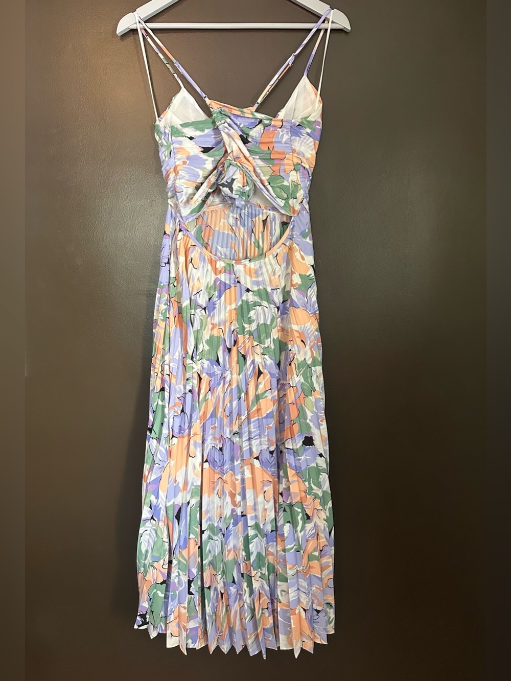 ASTR The Label Blythe Floral Plisse Pleated Midi Dress Coral Multi Size Medium - Picture 4 of 9